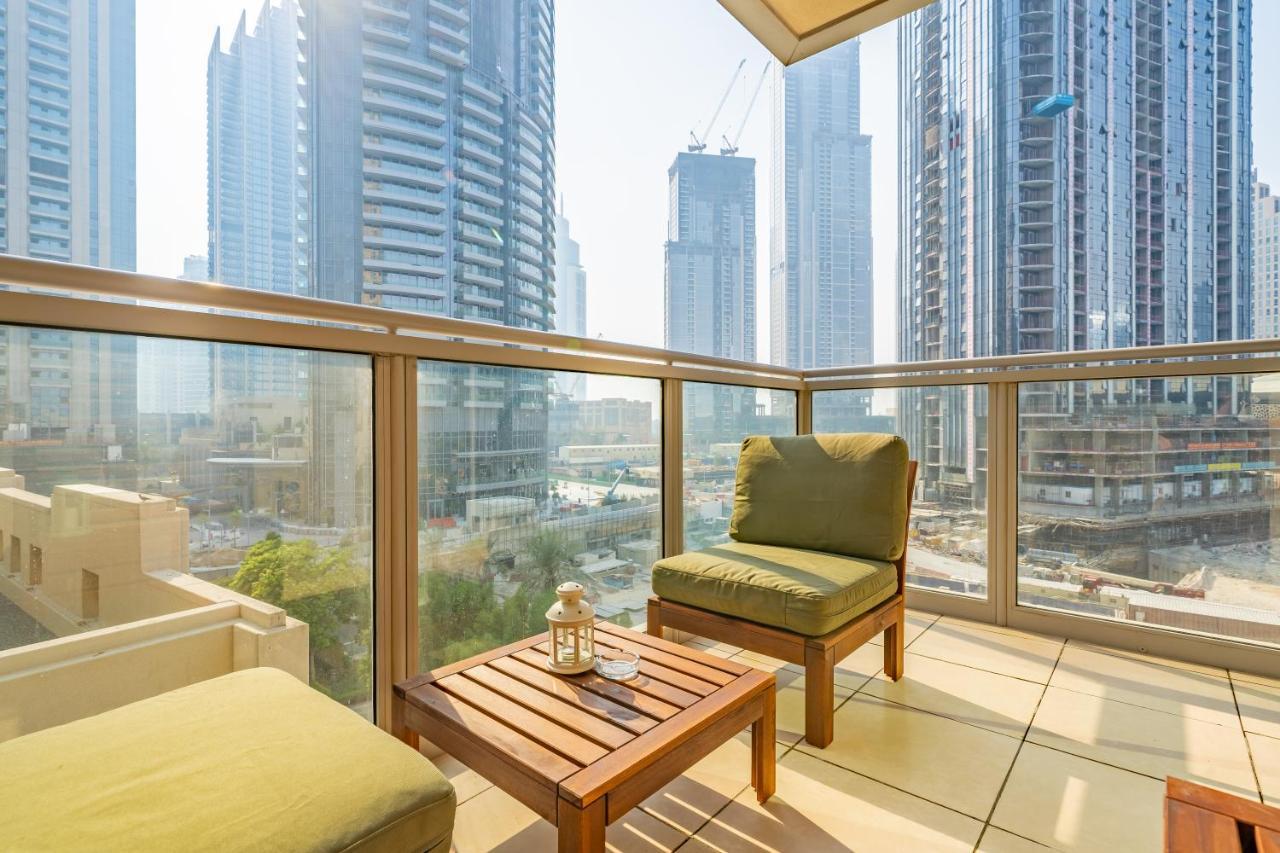Stylish Apartment With Partial Burj Khalifa View Дубай Екстериор снимка
